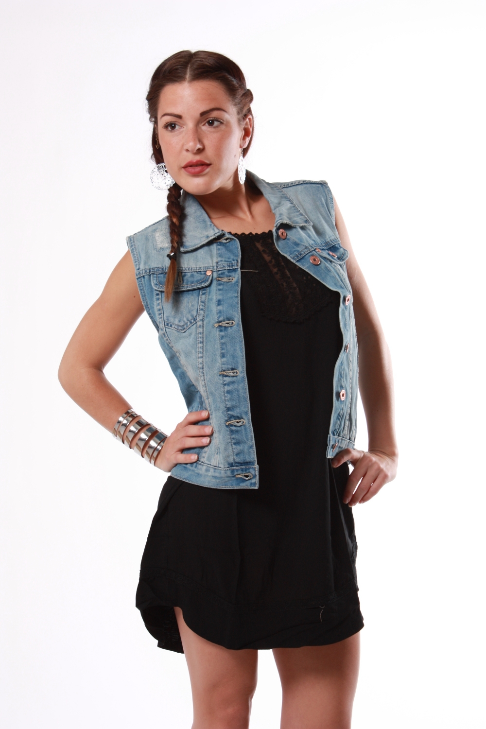 Veste en jeans sans manche femme Veste sans manche en jean femme. Crédits photos: desire-date.tk D'autres articles So chic, So confortable le jean! Jusqu’à il n’y a pas si longtemps je pensais que le jean n’allait pas à tout le monde. Mais la mode en a décidé autrement. Les dernières années ont réhabilité le jean sous toutes ses formes.